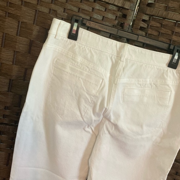 Chico’s 1 cropped ankle white stretch so slimming - Picture 5 of 5